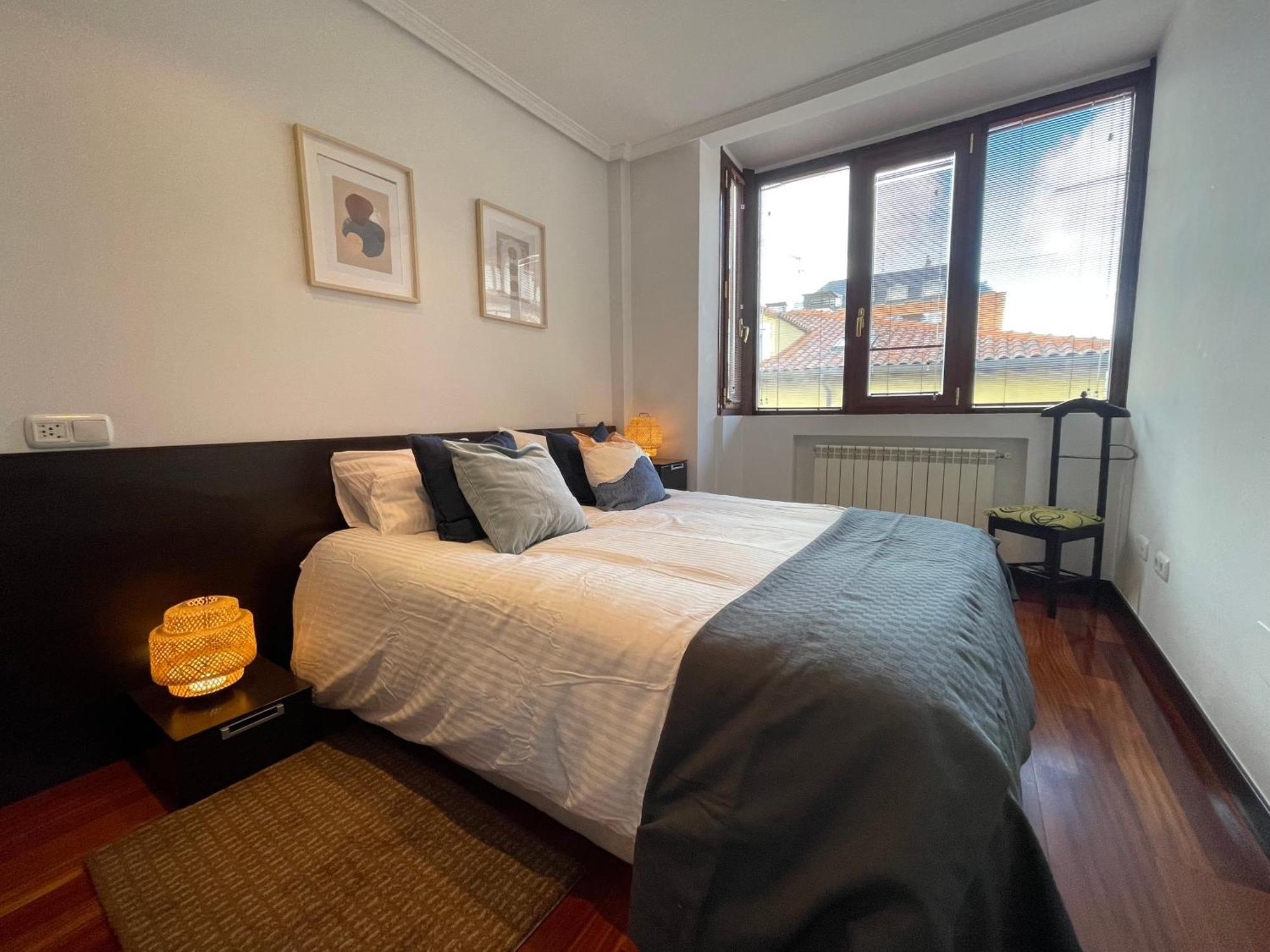Atuaire Home Vivienda B Luminosa Parking Incluido En Plena Calle Comercial Burgos Exterior photo